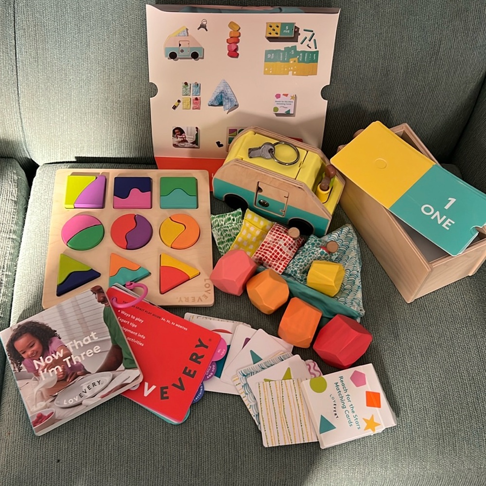 Lovevery The Free Spirit Play Kit - 34, 35, 36 Months